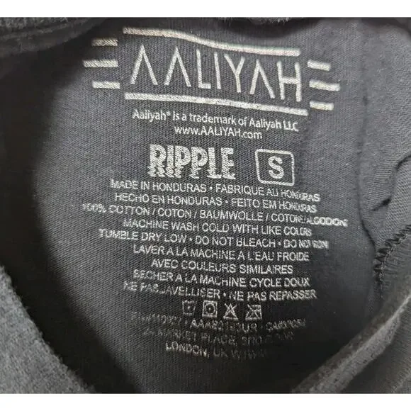 Aaliyah T-Shirt Ripple Junction Comic Cartoon Style Anime Black Red Tee S Small - Picture 6 of 6